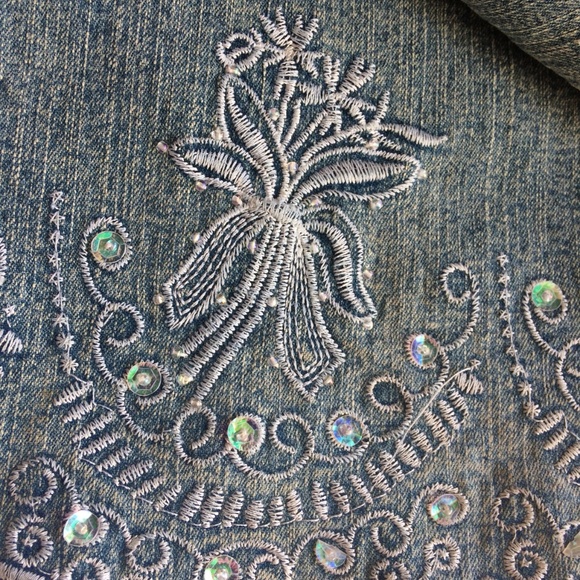 Embroidered Jeans - Picture 3 of 6